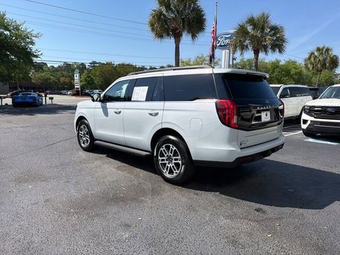 Used 2025 Ford Expedition Active image 5
