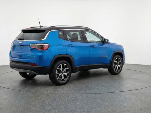 Used 2025 Jeep Compass Limited AWD/4WD image 9