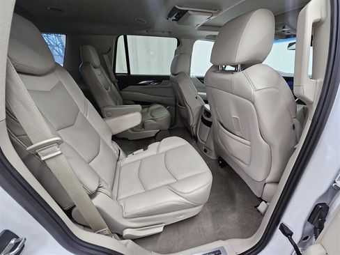 Used 2018 Cadillac Escalade Premium Luxury image 14