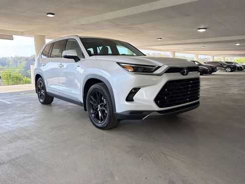 Used 2024 Toyota Grand Highlander Limited image 5