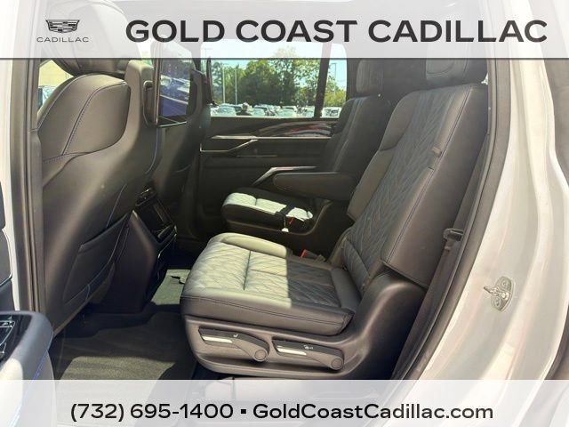 Used 2026 Cadillac Escalade IQL Sport 1 w/ LPO, ONYX Package AWD/4WD image 22