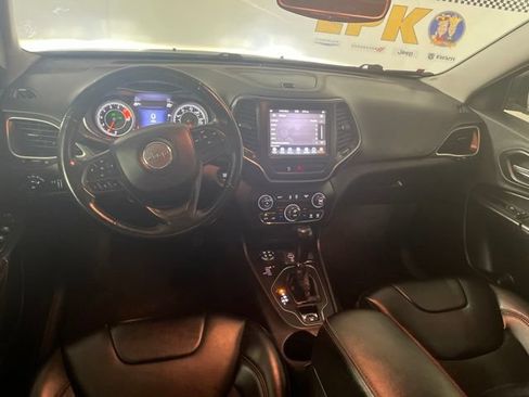 Used 2019 Jeep Cherokee Trailhawk w/ Comfort/Convenience Group AWD/4WD image 9