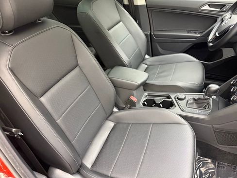 Used 2019 Volkswagen Tiguan SE w/ Panoramic Sunroof Package image 34