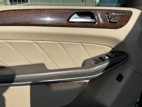 Used 2014 Mercedes-Benz GL 450 4MATIC image 18