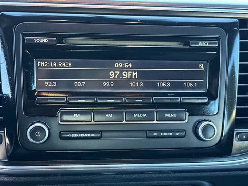 Used 2013 Volkswagen Beetle 2.5 image 18