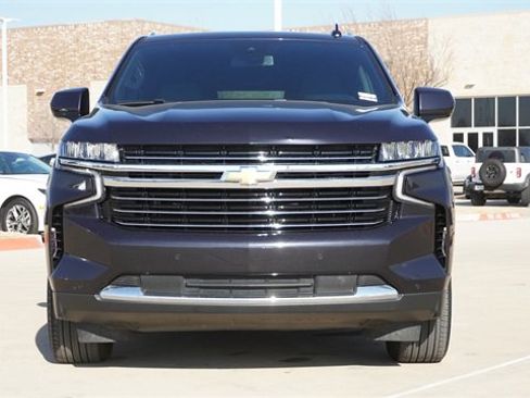 Used 2024 Chevrolet Suburban LT image 2