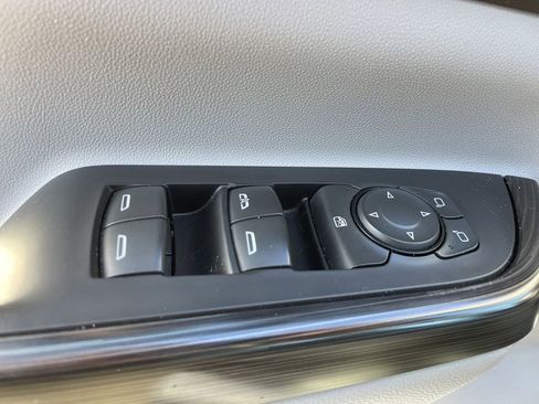 Used 2017 GMC Acadia SLT image 25