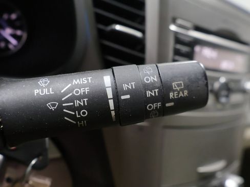 Used 2011 Subaru Outback 2.5i Premium AWD/4WD image 34