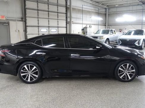 Used 2022 Nissan Maxima SV w/ Floor Mat Group FWD image 8