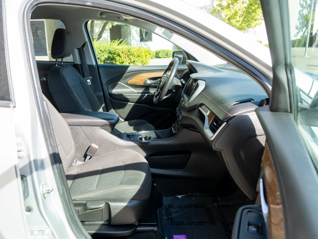 Used 2018 GMC Terrain SLE w/ Driver Convenience Package FWD image 10