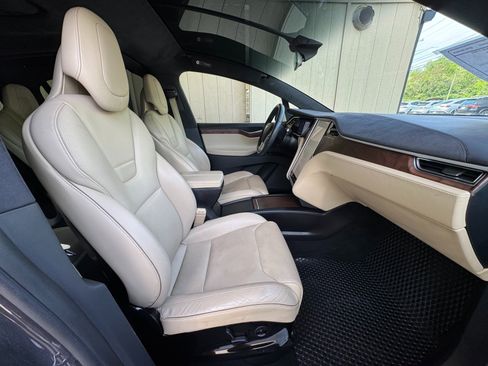 Used 2016 Tesla Model X Performance image 24