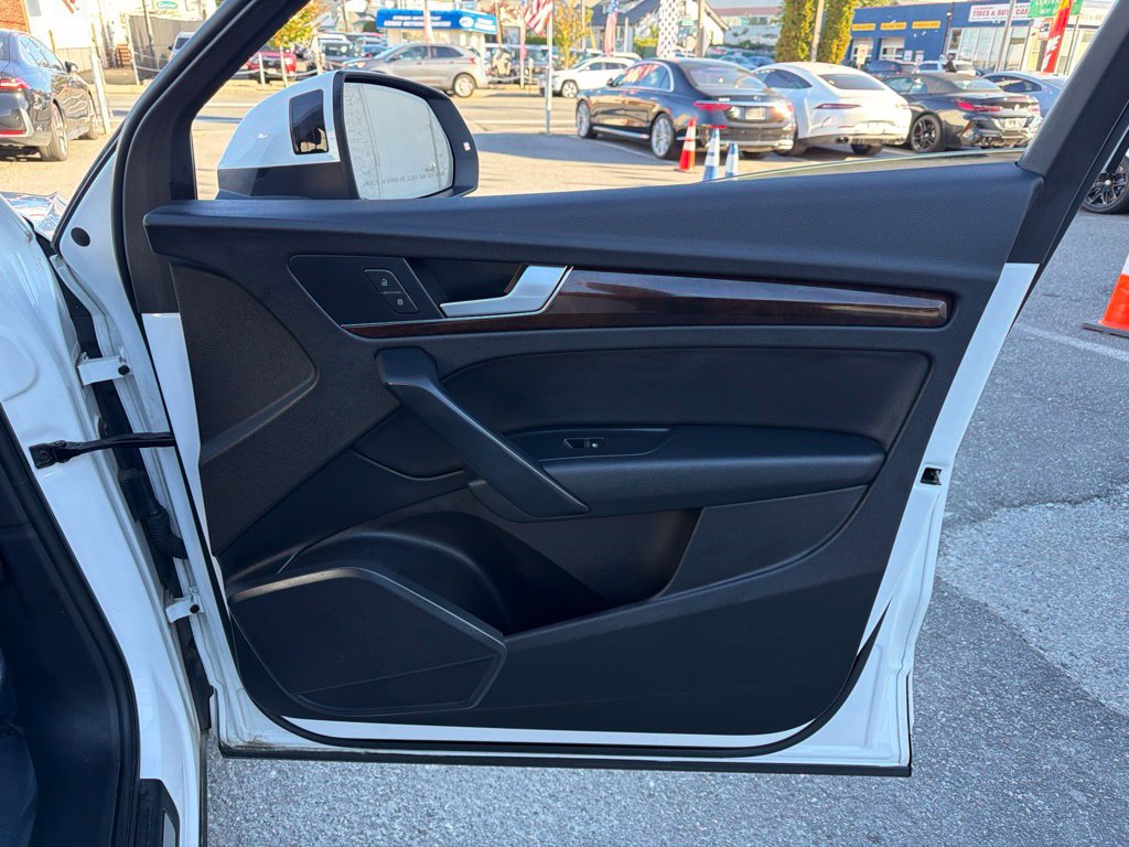Used 2018 Audi Q5 2.0T Premium Plus w/ Premium Plus Package AWD/4WD image 19