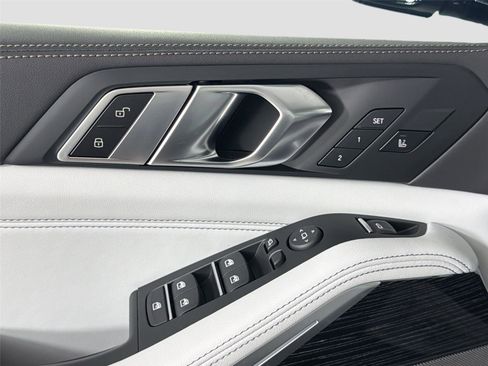 New 2026 BMW X5 xDrive40i AWD/4WD image 18