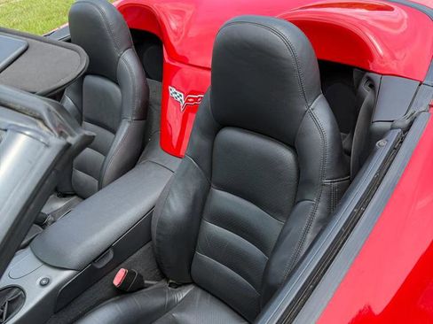 Used 2007 Chevrolet Corvette Convertible w/ Preferred Equipment Group RWD image 19