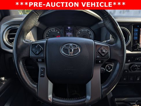 Used 2016 Toyota Tacoma TRD Off-Road w/ Premium & Technology Package AWD/4WD image 28
