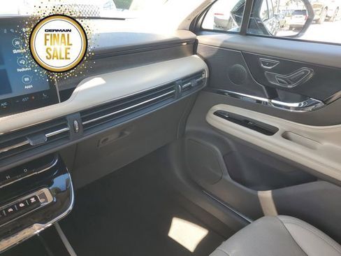 Certified 2024 Lincoln Corsair Reserve w/ Equipment Group 201A image 31