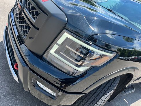 Used 2022 Nissan Titan PRO-4X w/ Pro-4x Convenience Package AWD/4WD image 35