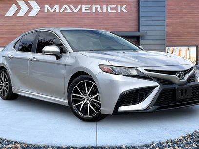 Used 2022 Toyota Camry SE w/ Cold Weather Package
