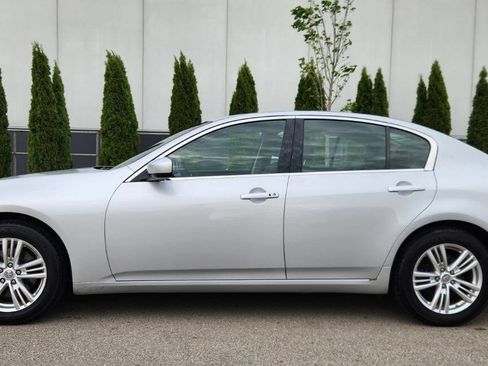 Used 2013 INFINITI G37 x Sedan w/ Premium Pkg image 2