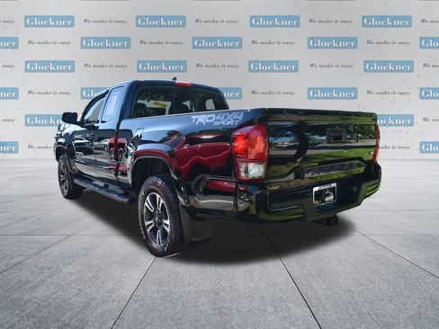 Used 2016 Toyota Tacoma TRD Sport w/ Towing Package AWD/4WD image 12