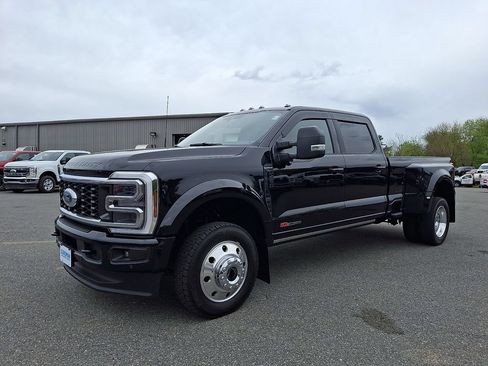 Certified 2025 Ford F450 Platinum AWD/4WD image 3