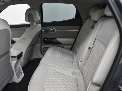 Used 2023 Genesis GV60 Performance image 12