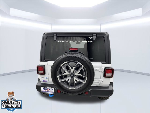 Used 2024 Jeep Wrangler Unlimited w/ Convenience Group AWD/4WD image 4