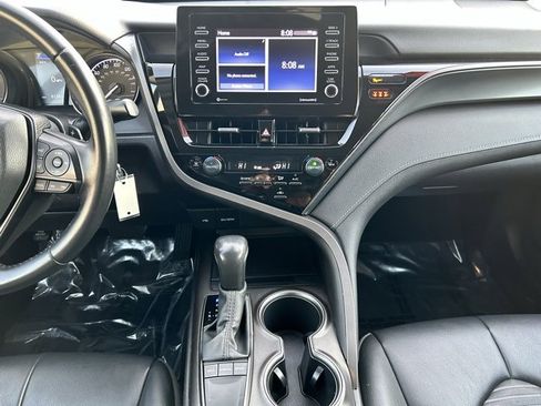 Certified 2022 Toyota Camry SE image 21