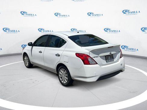 Used 2019 Nissan Versa SV FWD image 3