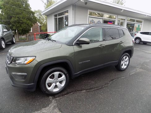 Used 2019 Jeep Compass Latitude w/ Cold Weather Group AWD/4WD image 8