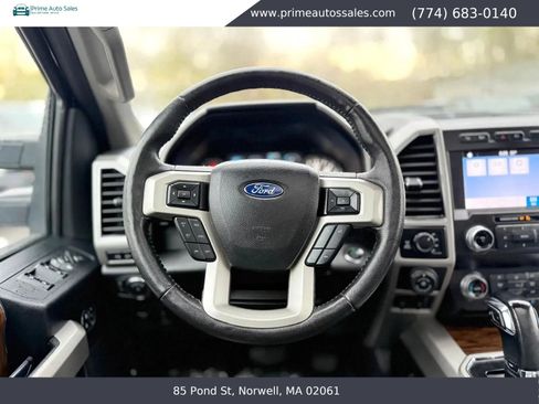 Used 2019 Ford F150 Lariat w/ Equipment Group 502A Luxury AWD/4WD image 15