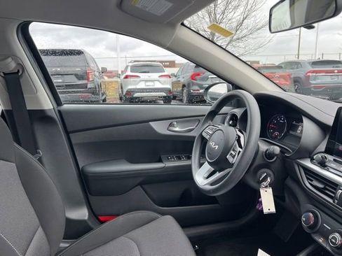 Certified 2023 Kia Forte LXS w/ LXS Technology Package image 31