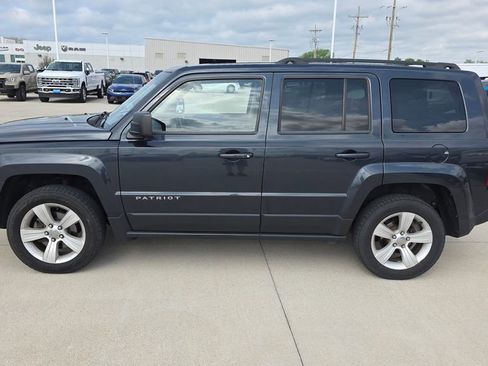 Used 2014 Jeep Patriot Latitude image 2