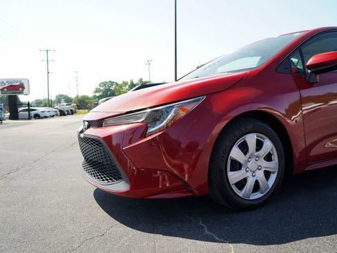 Used 2021 Toyota Corolla LE FWD image 16