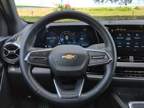 Certified 2025 Chevrolet Equinox LT w/ Safety and Technology Package image 10