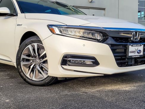 Used 2019 Honda Accord Touring image 2