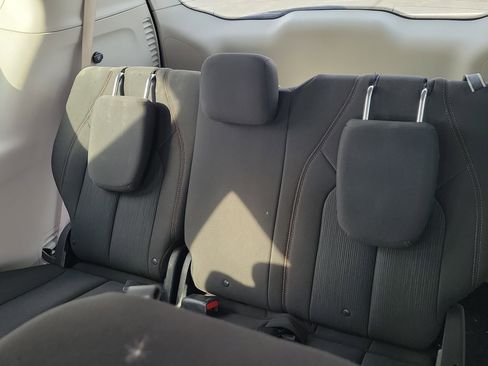 Used 2017 Chrysler Pacifica Touring image 7