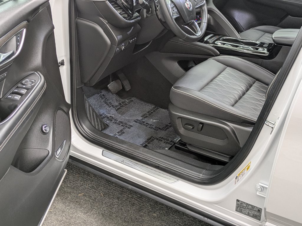 Used 2023 Buick Envision Avenir AWD/4WD image 30