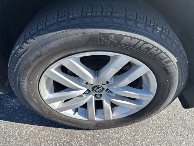 Used 2016 Toyota Highlander LE AWD/4WD image 27