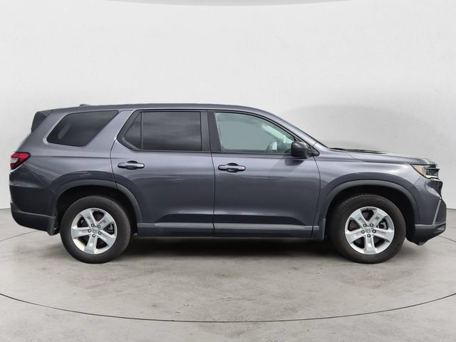 Used 2023 Honda Pilot LX image 4