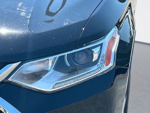 Used 2021 Chevrolet Traverse LT image 8