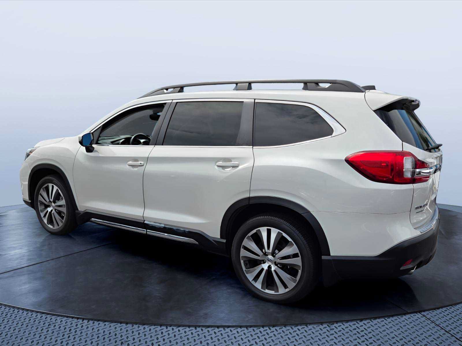 Used 2022 Subaru Ascent Limited w/ Technology Package AWD/4WD image 5