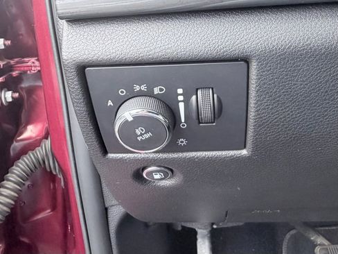 Used 2021 Jeep Grand Cherokee Laredo X image 13