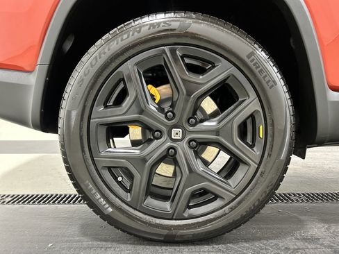 Used 2022 Rivian R1S Launch Edition AWD/4WD image 12