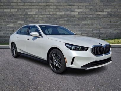 New 2026 BMW 530i xDrive w/ Premium Package