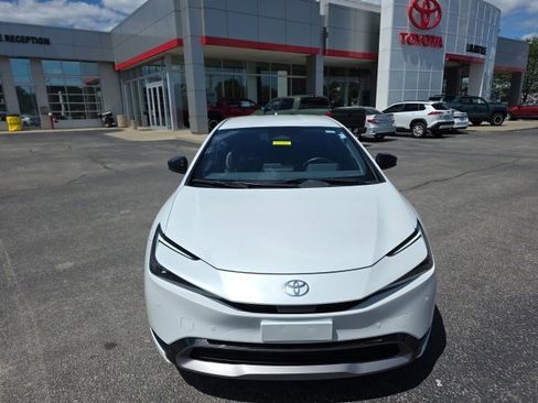 Certified 2024 Toyota Prius XLE image 2