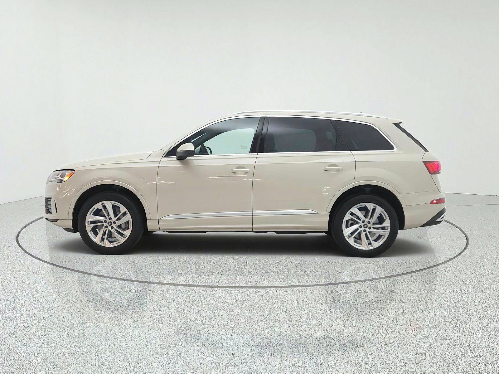 Used 2023 Audi Q7 2.0T Premium w/ Convenience Package AWD/4WD image 8