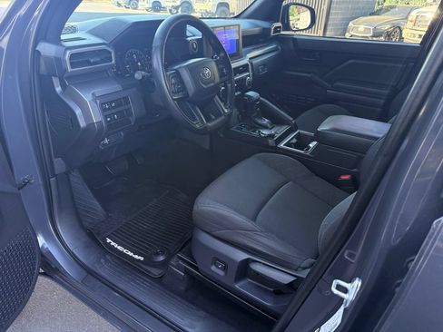 Used 2024 Toyota Tacoma SR5 AWD/4WD image 19