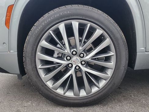 Certified 2025 Buick Enclave Avenir w/ Super Cruise Package AWD/4WD image 32