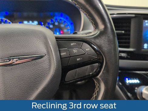 Used 2020 Chrysler Pacifica Touring w/ S Appearance Package FWD image 36